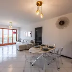 Private Parking - Sea View - Terrace - Ac 아파트 *